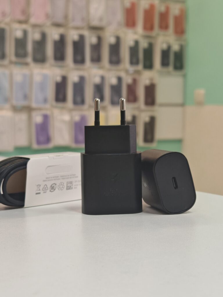 Samsung 25W USB-C Adapter + Kabl