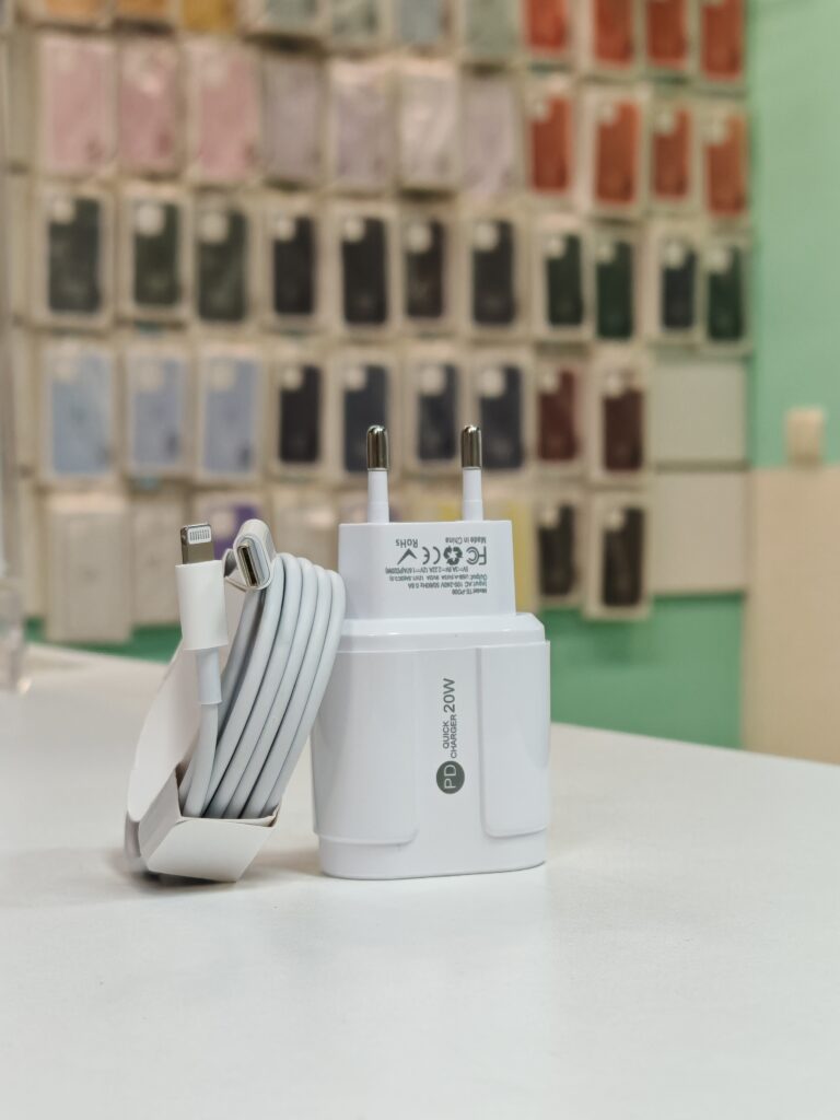 Adapter GN 20W + 2m Apple C-Lightning Kabl