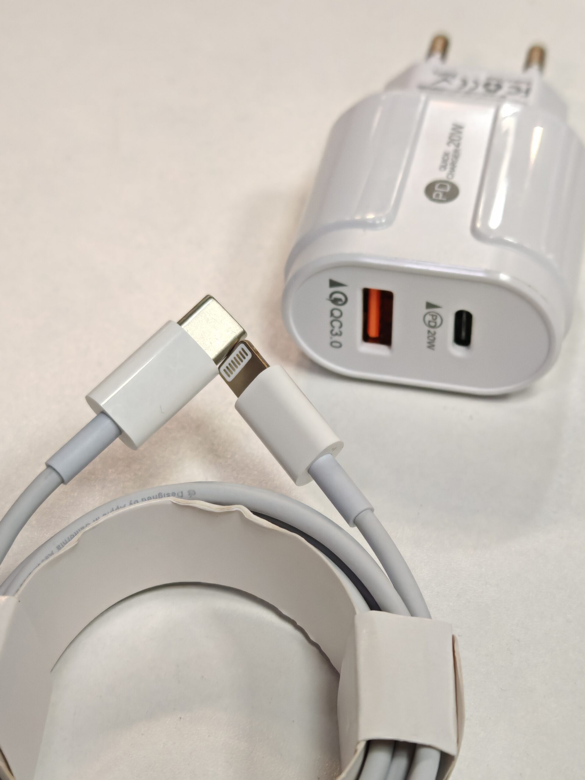 Adapter GN 20W + 2m Apple C-Lightning Kabl - Image 3