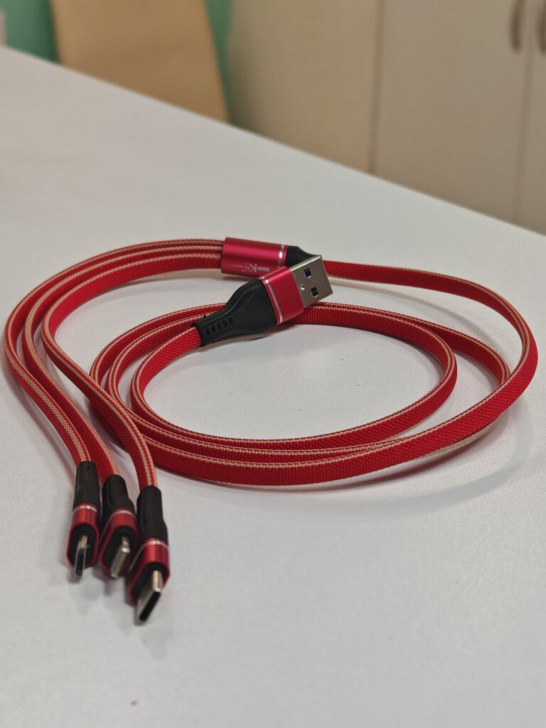 Univerzalni 3-u-1 Kabl (USB-A na USB-C / Lightning / Micro USB)