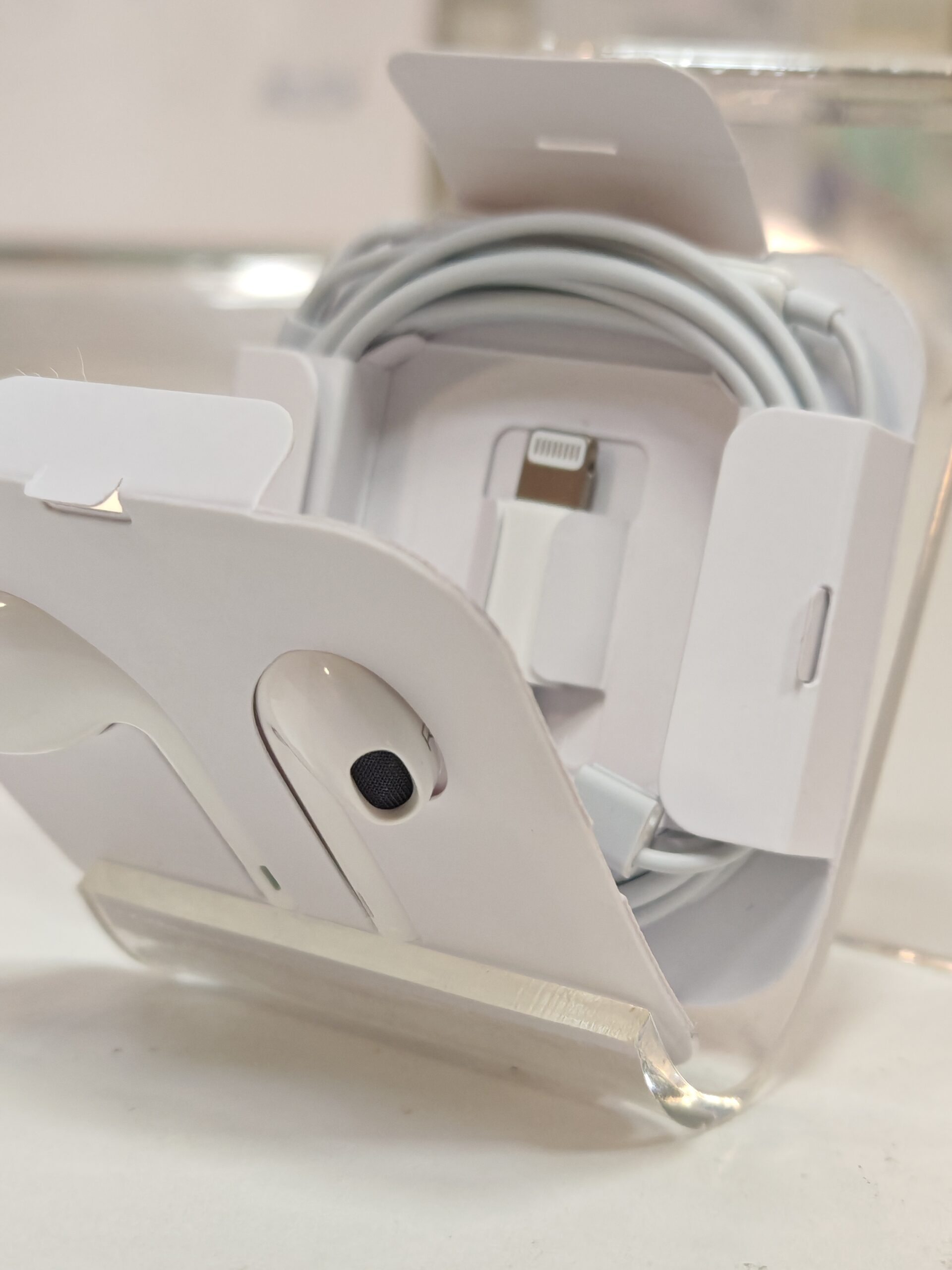 iPhone EarPods Lightning - Image 2